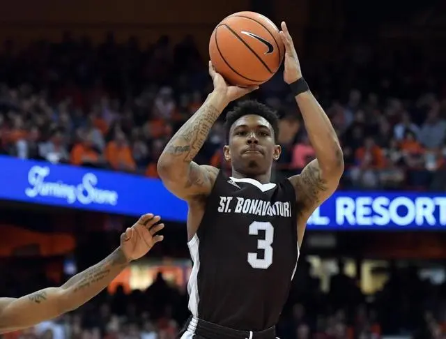 模拟器试玩-圣保罗发布备战花絮，冲刺阶段官宣签约，NBA季后赛任务艰巨，临场指挥获称赞的简单介绍