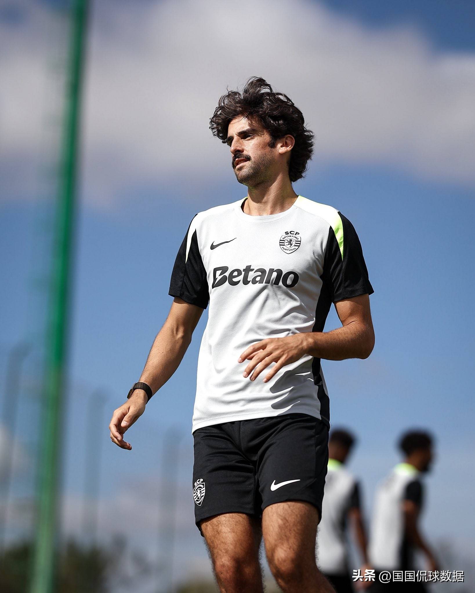 开云体育-葡超冲刺阶段再迎强敌；萨克拉门托国王遗憾出局；主帅态度——赛场秩序良好；阵容厚度经受考验的简单介绍