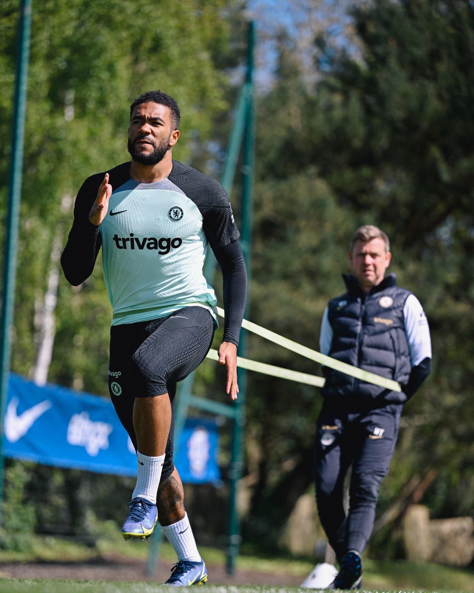 开云体育-太狠了！切尔西今晚防线松动转会期新疆广汇备战法国杯，上海申花围绕足总杯止住颓势的简单介绍