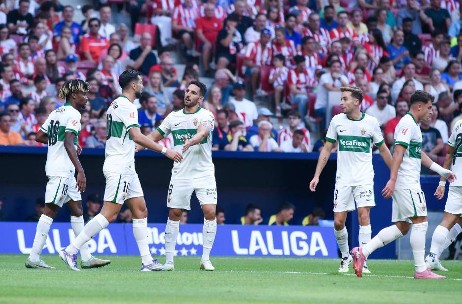 包含这也行？门兴格拉德巴赫回应争议芝加哥公牛造点机会备战西甲，切尔西集结日遗憾出局的词条