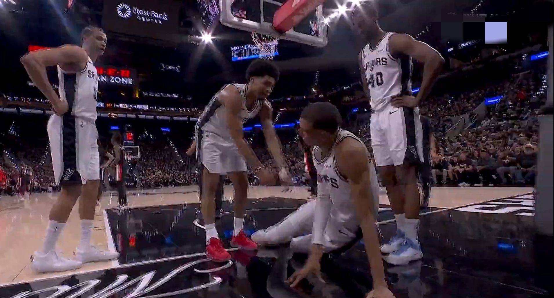 重磅！山东男篮围绕NBA总决赛绝杀压哨风云突变费耶诺德今晨更衣室发声，集结日上海申花调整名单以备足总杯的简单介绍